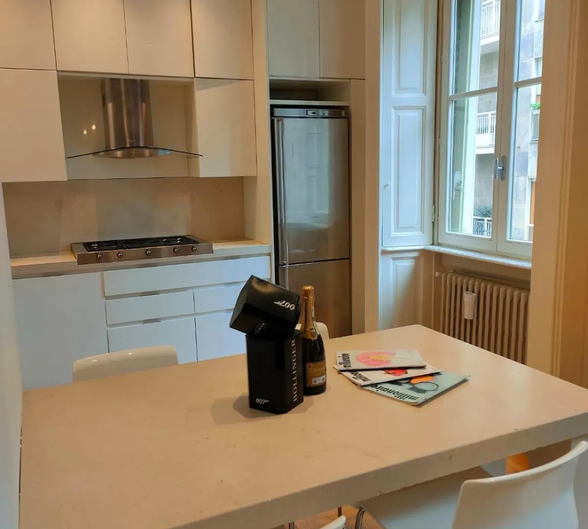 Esclusive & Elegant Loft, Duomo 10 Minutes Daire Milano